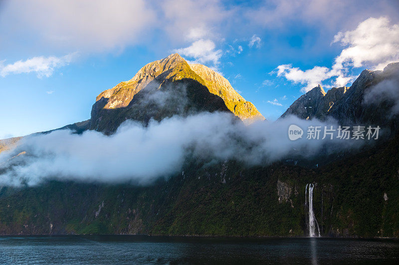 Milford Sound Sunrise，新西兰